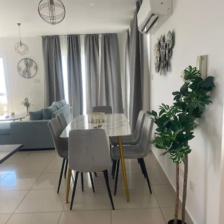 Lazuli Penthouse Center Ap 5 * לרנקה