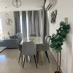 Lazuli Penthouse Center Ap 5 * Ларнака