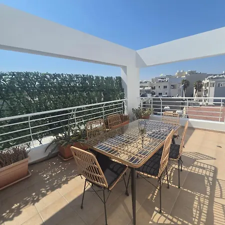 Lazuli Penthouse Center Ap 5 * Ларнака