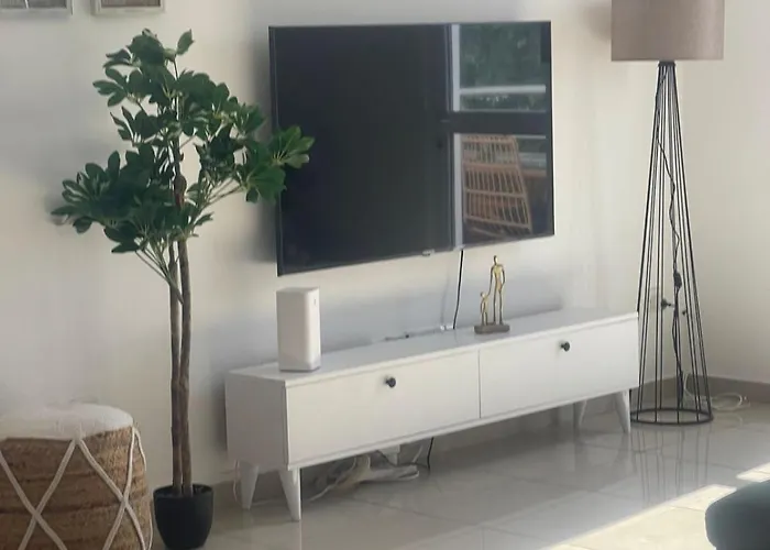 Lazuli Penthouse Center Ap 5 Larnaca