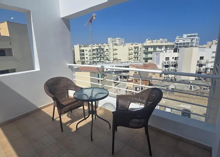 Lazuli Penthouse Center Ap 5 Lägenhet Larnaca