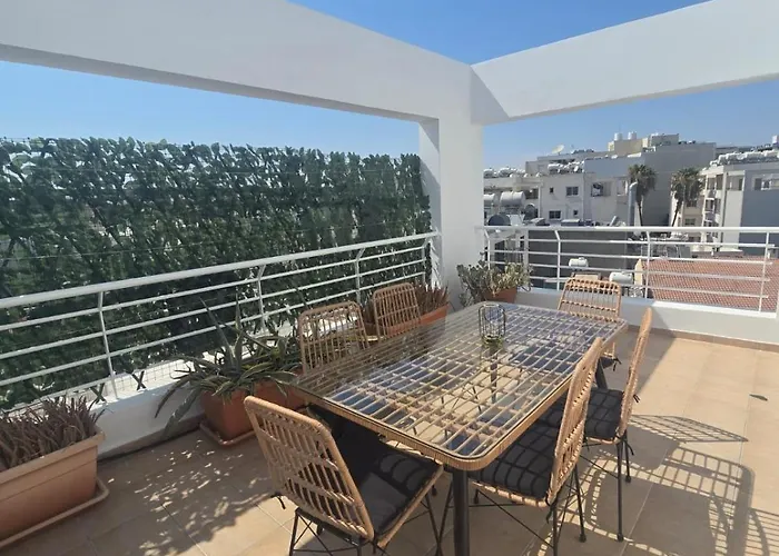 Lazuli Penthouse Center Ap 5 * Larnaca