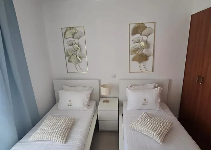 Lägenhet Lazuli Penthouse Center Ap 5 Larnaca